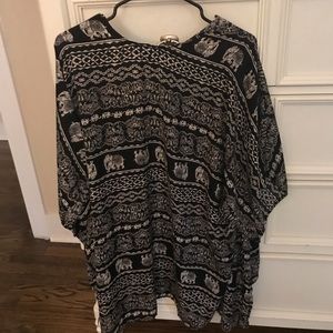 Black Camino with elephants